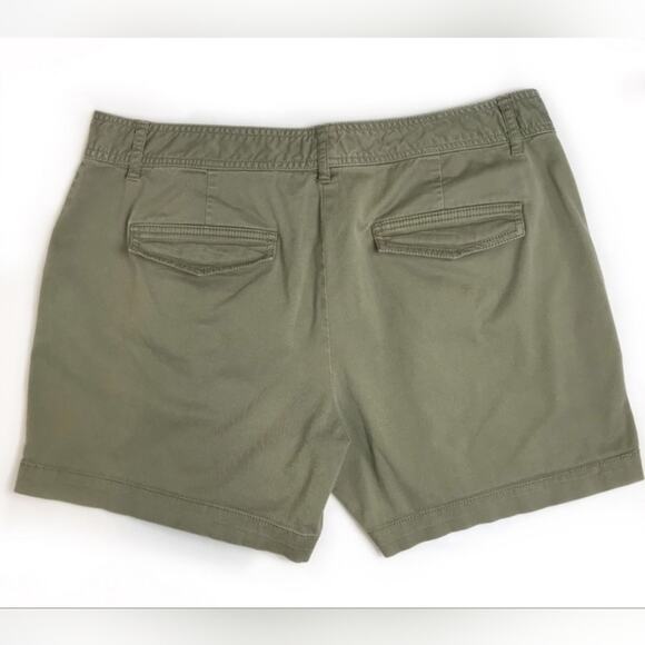 MICHAEL Michael Kors Green Khaki Shorts Size 12 - Picture 2 of 8